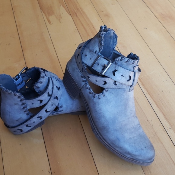 Booties - Picture 3 of 5